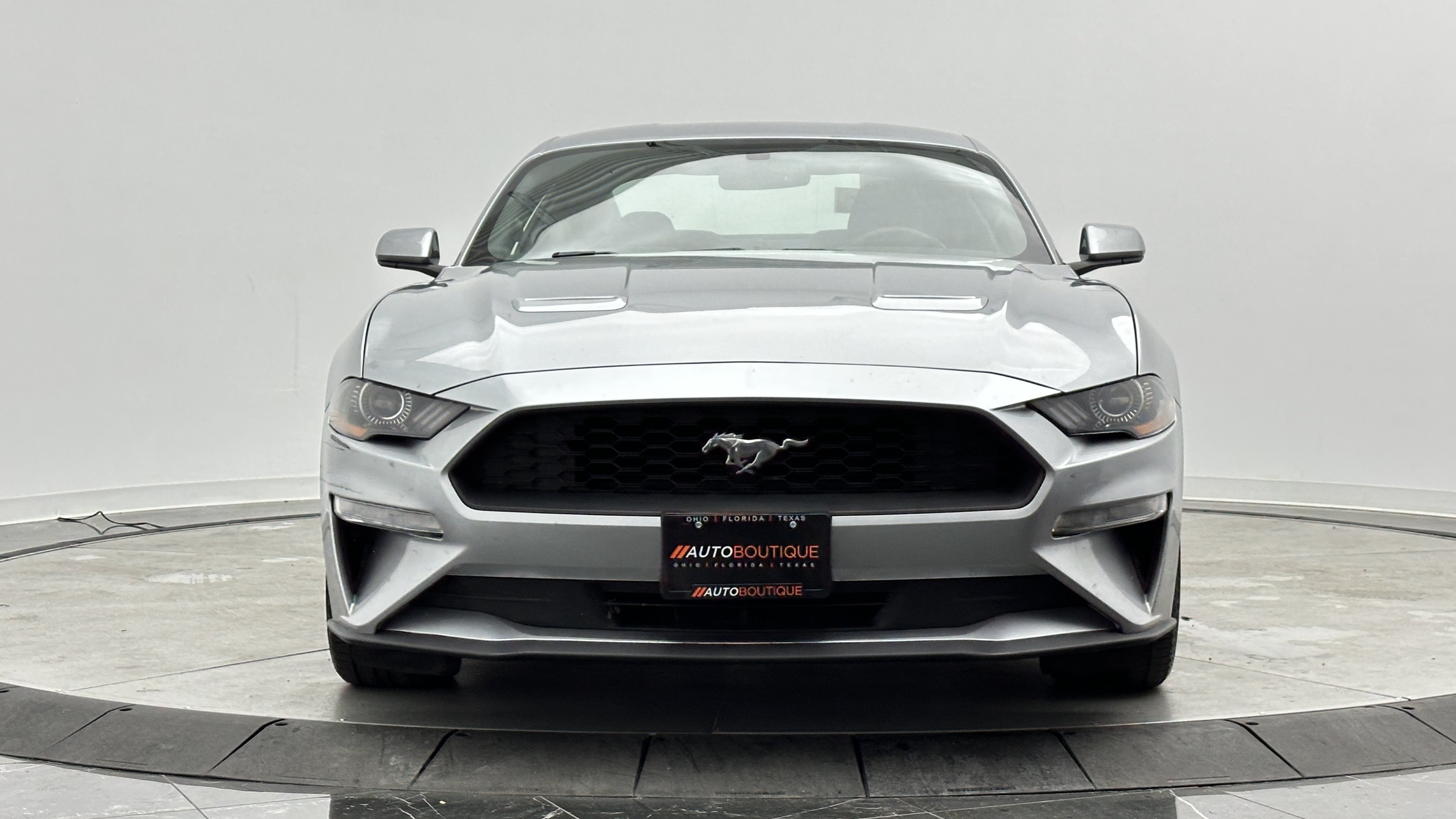 Used 2020 Ford Mustang Coupe RWD image 2