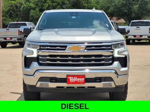 Used 2022 Chevrolet Silverado 1500 LTZ w/ LTZ Convenience Package II AWD/4WD image 3