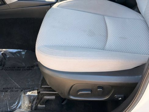 Used 2018 Subaru Forester 2.5i Premium w/ All-Weather Package AWD/4WD image 21