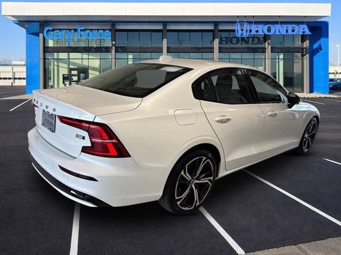 Used 2024 Volvo S60 B5 Core AWD/4WD image 2