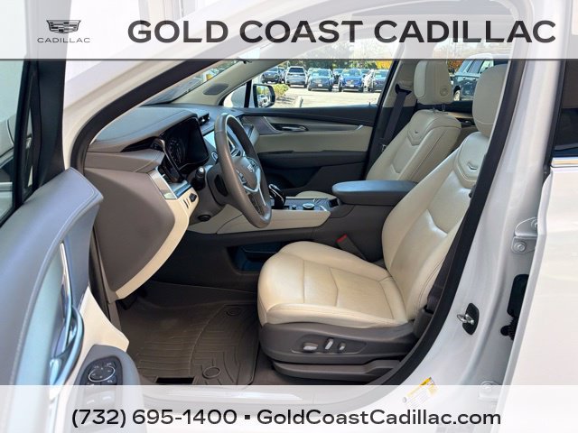 Used 2022 Cadillac XT5 Premium Luxury w/ Technology Package AWD/4WD image 16