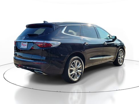 Used 2024 Buick Enclave Essence w/ Experience Buick Package FWD image 4