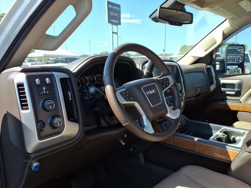 Used 2017 GMC Sierra 3500 SLT w/ Duramax Plus Package image 6