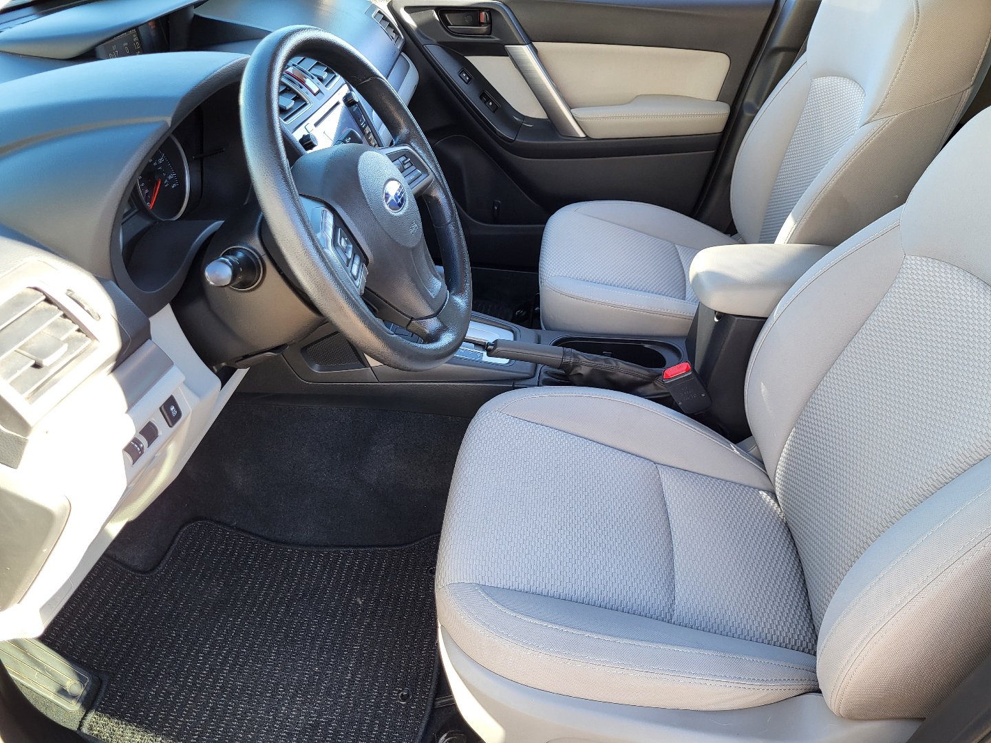 Used 2016 Subaru Forester 2.5i Premium w/ All-Weather Package AWD/4WD image 10