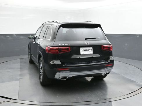 New 2025 Mercedes-Benz GLB 250 image 8