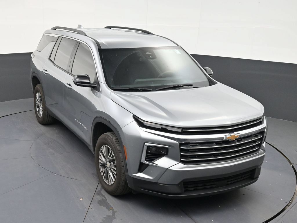 Used 2026 Chevrolet Traverse LT FWD image 17