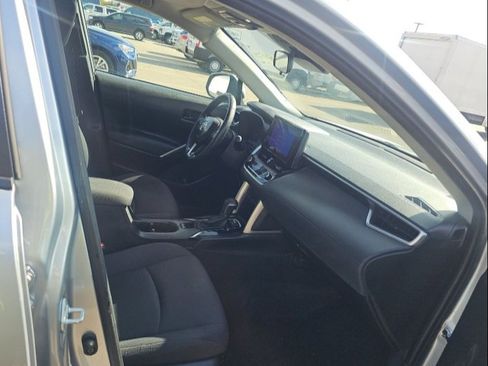 Used 2023 Toyota Corolla Cross LE image 26