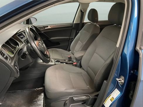 Used 2019 Volkswagen Golf SE FWD image 11