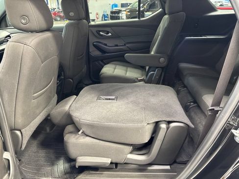 Used 2023 Chevrolet Traverse LT AWD/4WD image 34