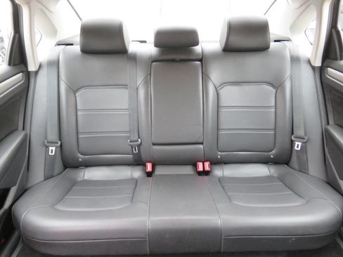 Used 2020 Volkswagen Passat 2.0T SE image 21