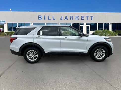 New 2026 Ford Explorer Active RWD image 3