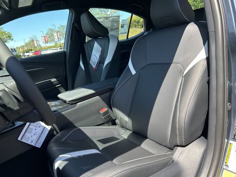 Used 2026 Toyota Camry SE image 12