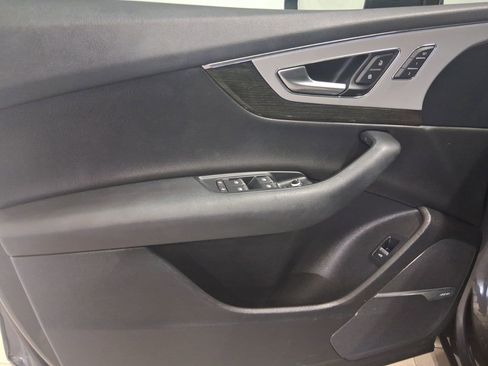 Used 2019 Audi Q7 2.0T Premium Plus w/ Premium Plus Package AWD/4WD image 19