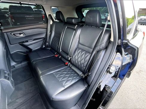 Used 2023 Nissan Rogue Platinum w/ Platinum Premium Package AWD/4WD image 24