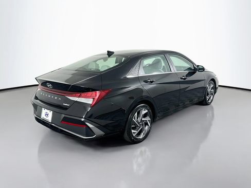 New 2026 Hyundai Elantra Limited FWD image 5