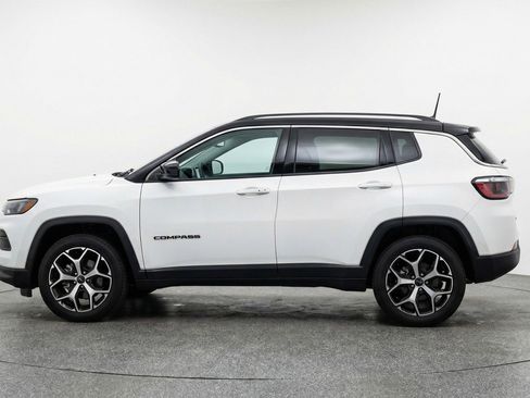 Used 2025 Jeep Compass Limited image 5