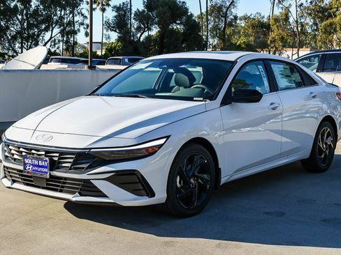 New 2026 Hyundai Elantra SEL Sport image 3