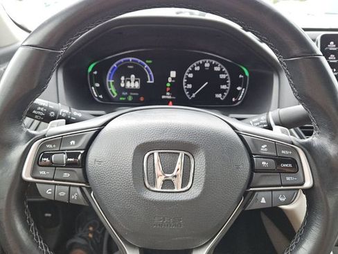 Used 2022 Honda Accord Touring image 11
