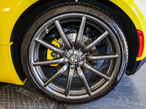 Used 2015 Alfa Romeo 4C Spider w/ Spider Track Package 2 RWD image 29