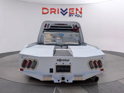 Used 2023 GMC Sierra 3500 AT4 w/ AT4 Preferred Package image 4