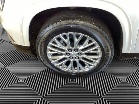 Used 2025 GMC Acadia Denali AWD/4WD image 14