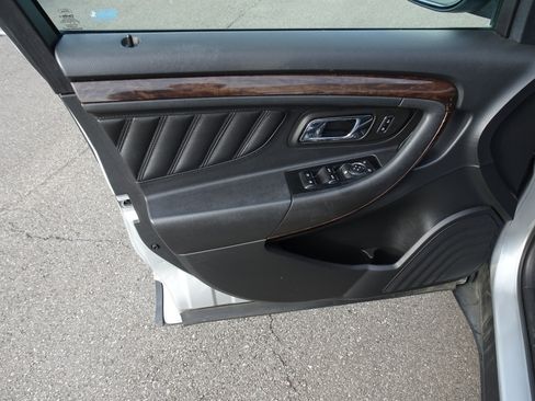 Used 2015 Ford Taurus Limited w/ Equipment Group 301A FWD image 12