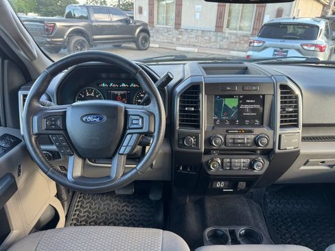 Used 2018 Ford F150 XLT w/ Equipment Group 302A Luxury AWD/4WD image 12