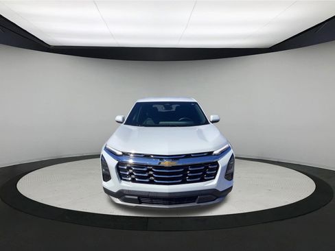 Used 2025 Chevrolet Equinox LT AWD/4WD image 3