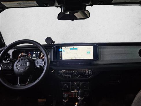 Used 2024 Jeep Gladiator Willys image 19