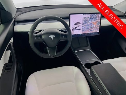 Used 2022 Tesla Model Y Long Range AWD/4WD image 22