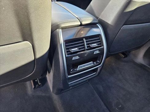 Used 2023 BMW X7 xDrive40i w/ Premium Package image 18