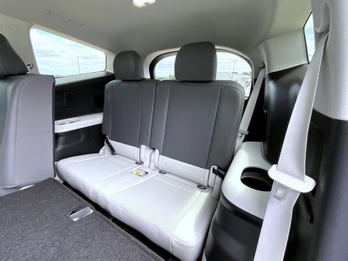 New 2026 Hyundai Ioniq 9 SEL image 12