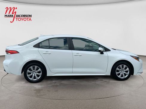 Used 2023 Toyota Corolla LE FWD image 4