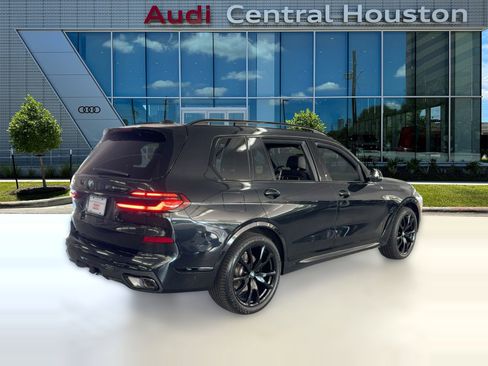 Used 2024 BMW X7 xDrive40i w/ Executive Package image 9