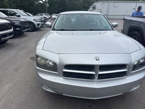 Used 2010 Dodge Charger SXT RWD image 2