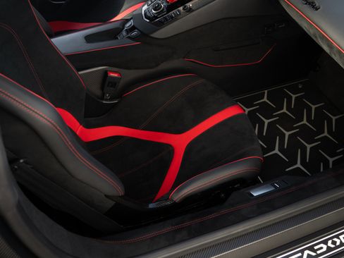 Used 2019 Lamborghini Aventador SVJ image 53