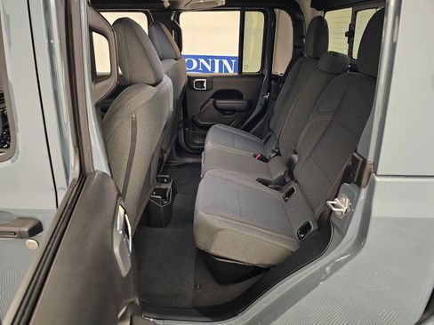 New 2026 Jeep Gladiator Sport image 36