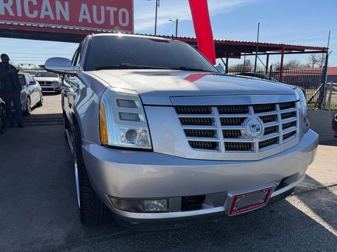 Used 2012 Cadillac Escalade ESV Luxury image 4