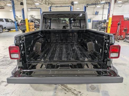 Used 2021 Jeep Gladiator Sport AWD/4WD image 12