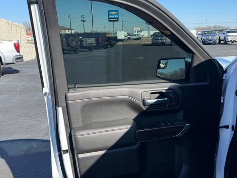 Used 2021 GMC Sierra 1500 SLT w/ SLT Premium Package image 31