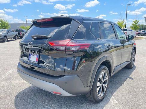 Used 2023 Nissan Rogue SV AWD/4WD image 18