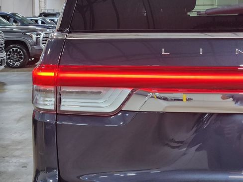 Used 2024 Lincoln Navigator Premiere AWD/4WD image 19
