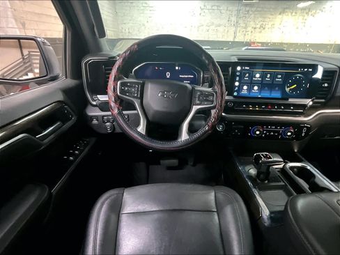 Used 2022 Chevrolet Silverado 1500 LT Trail Boss w/ Convenience Package II AWD/4WD image 8
