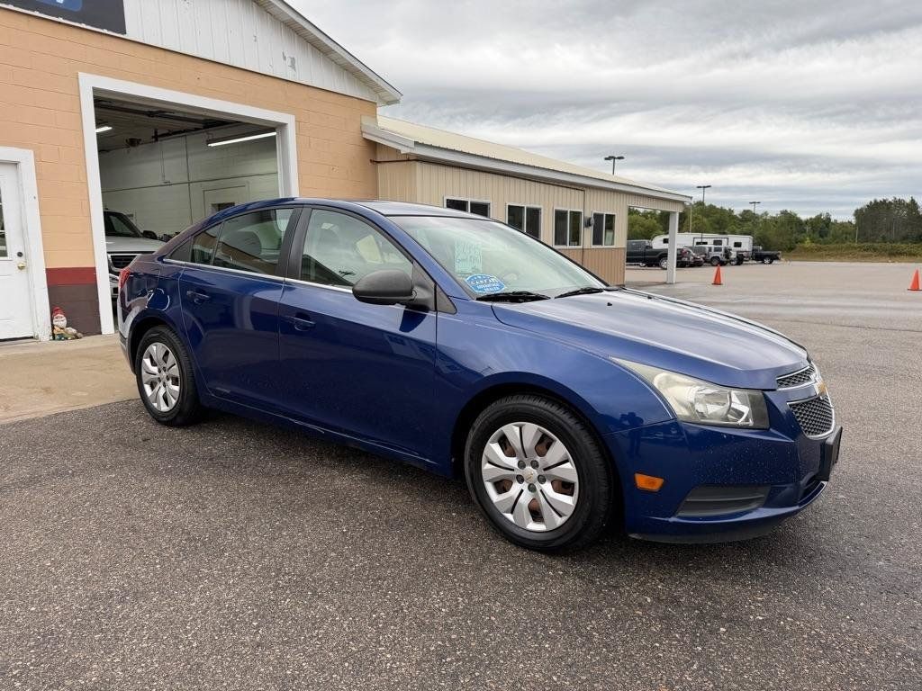 Used 2012 Chevrolet Cruze LS FWD image 3