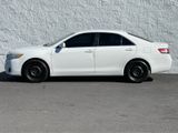 Used 2010 Toyota Camry LE image 4