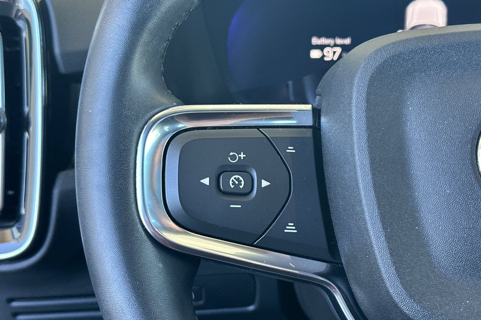 Used 2023 Volvo XC40 Recharge Ultimate w/ Protection Package Premier AWD/4WD image 29