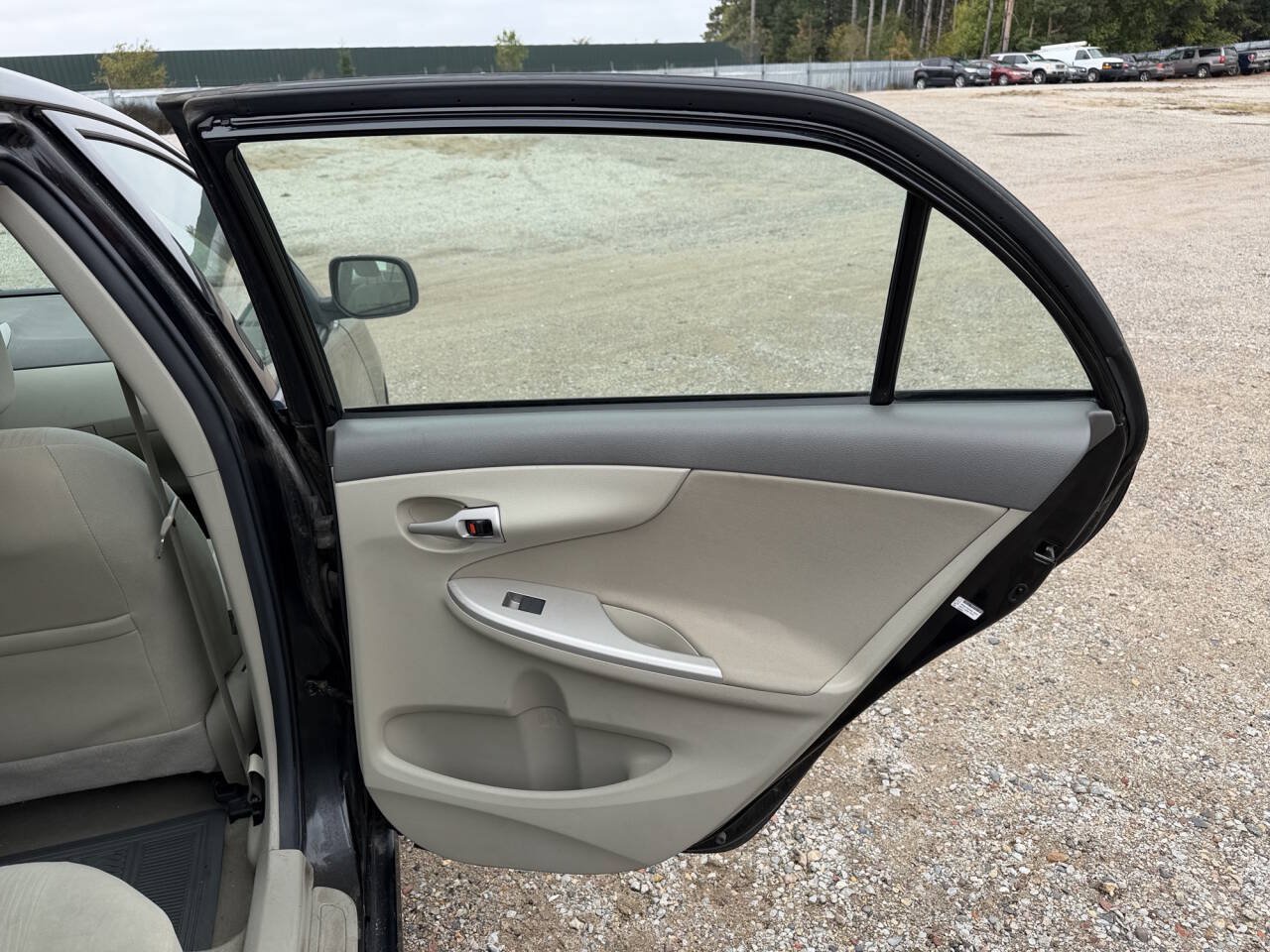 Used 2010 Toyota Corolla LE FWD image 26