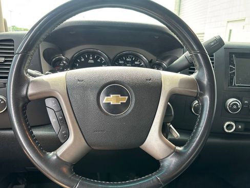 Used 2009 Chevrolet Silverado 1500 LT w/ Power Pack Plus AWD/4WD image 16