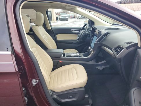 Used 2024 Ford Edge SEL w/ Convenience Package image 9
