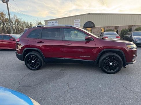 Used 2020 Jeep Cherokee Latitude w/ Cold Weather Group AWD/4WD image 4
